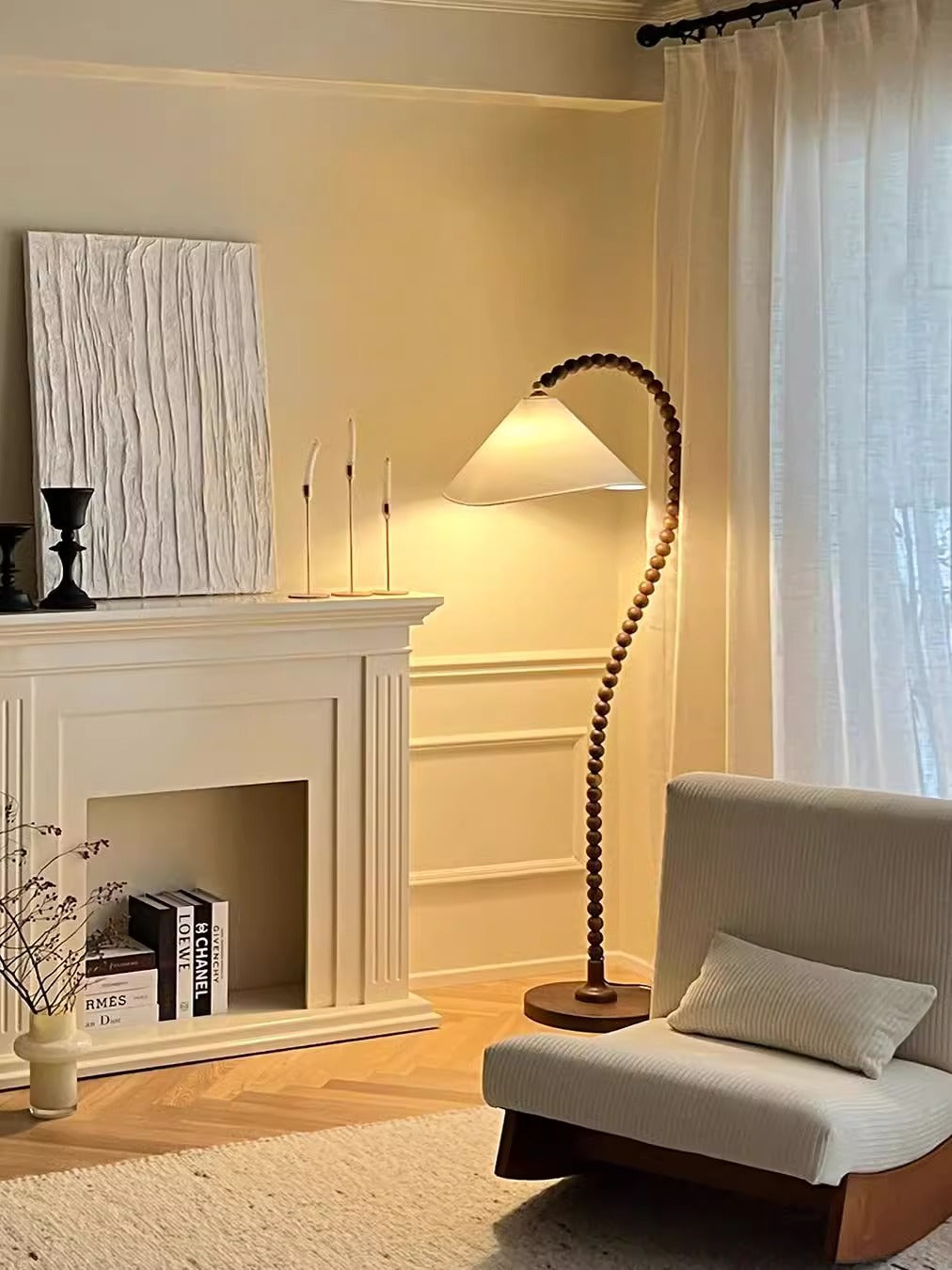 Decorative floor lamp