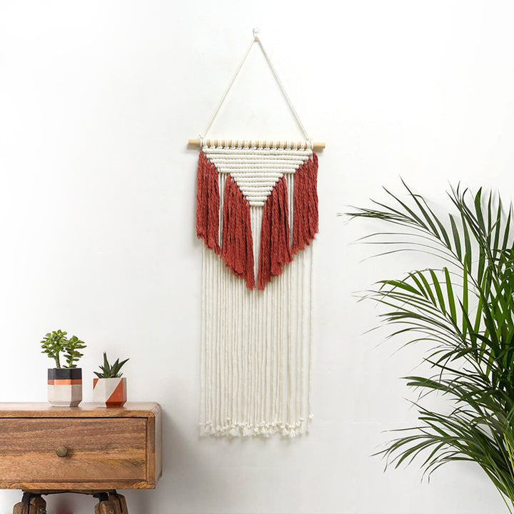 Macramé wall decoration with creative fringes