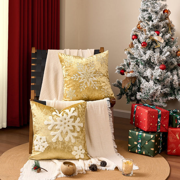 Decorative Velvet Throw Pillow with Appliqué Reindeer Motif