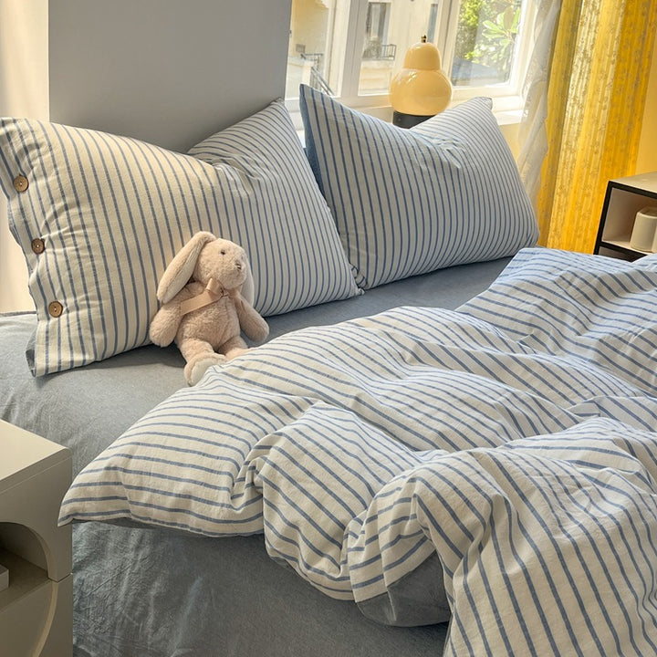 Decorative Comforting Striped Bed Linen Set Avarnia