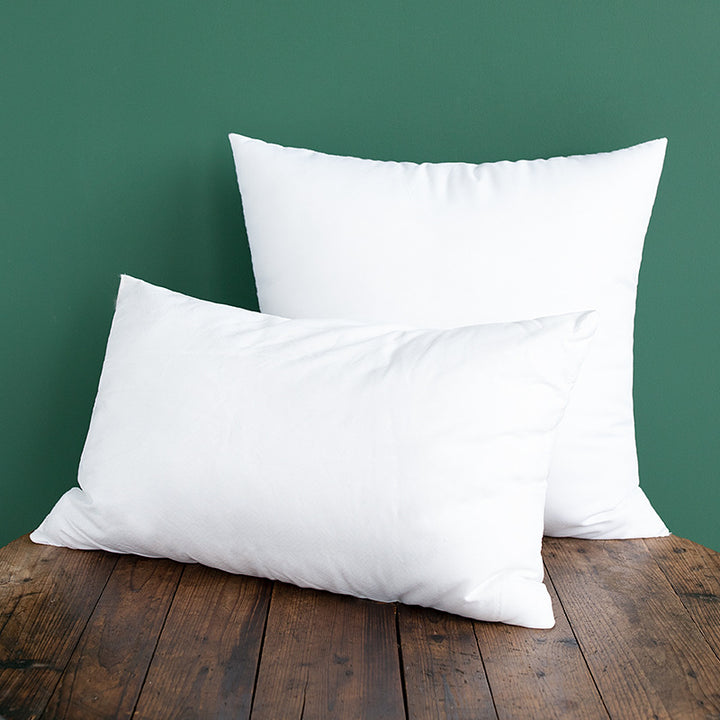 Decorative cushion cover made of jacquard with floral pattern