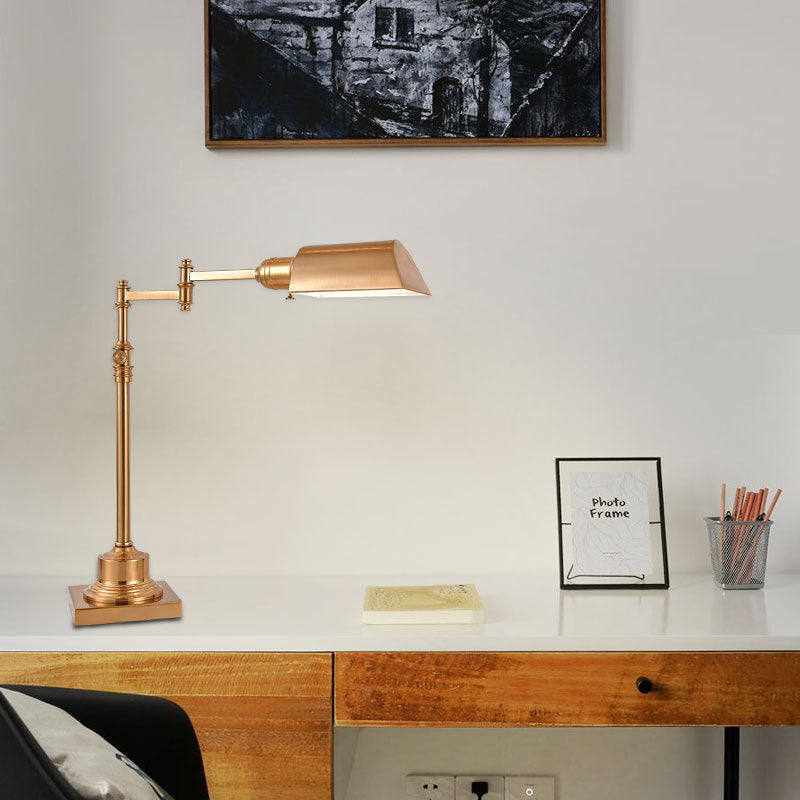 Desk lamp