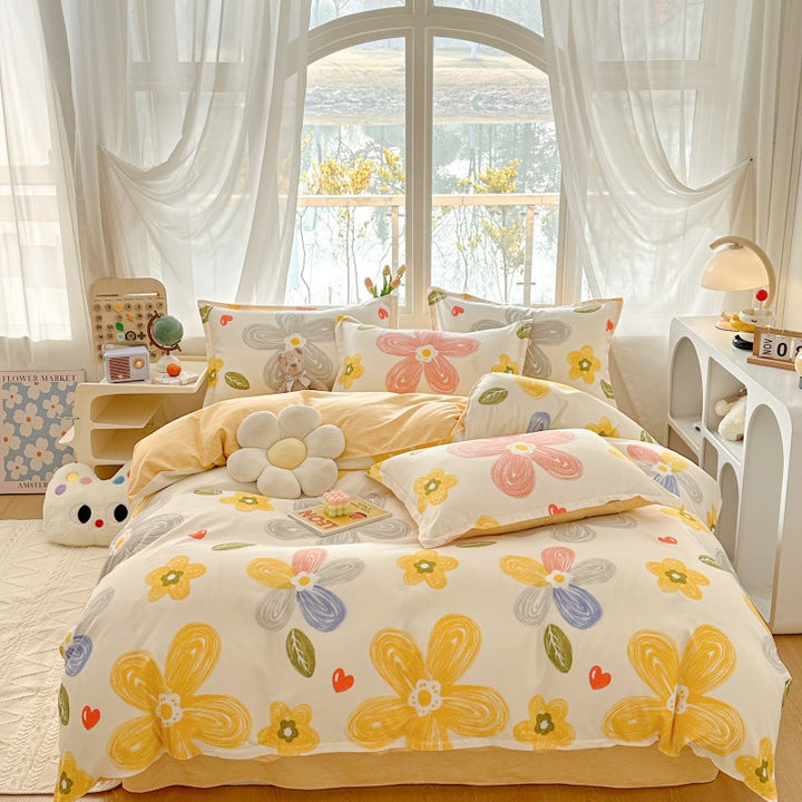 Playful Cartoon Bear Bedding Set