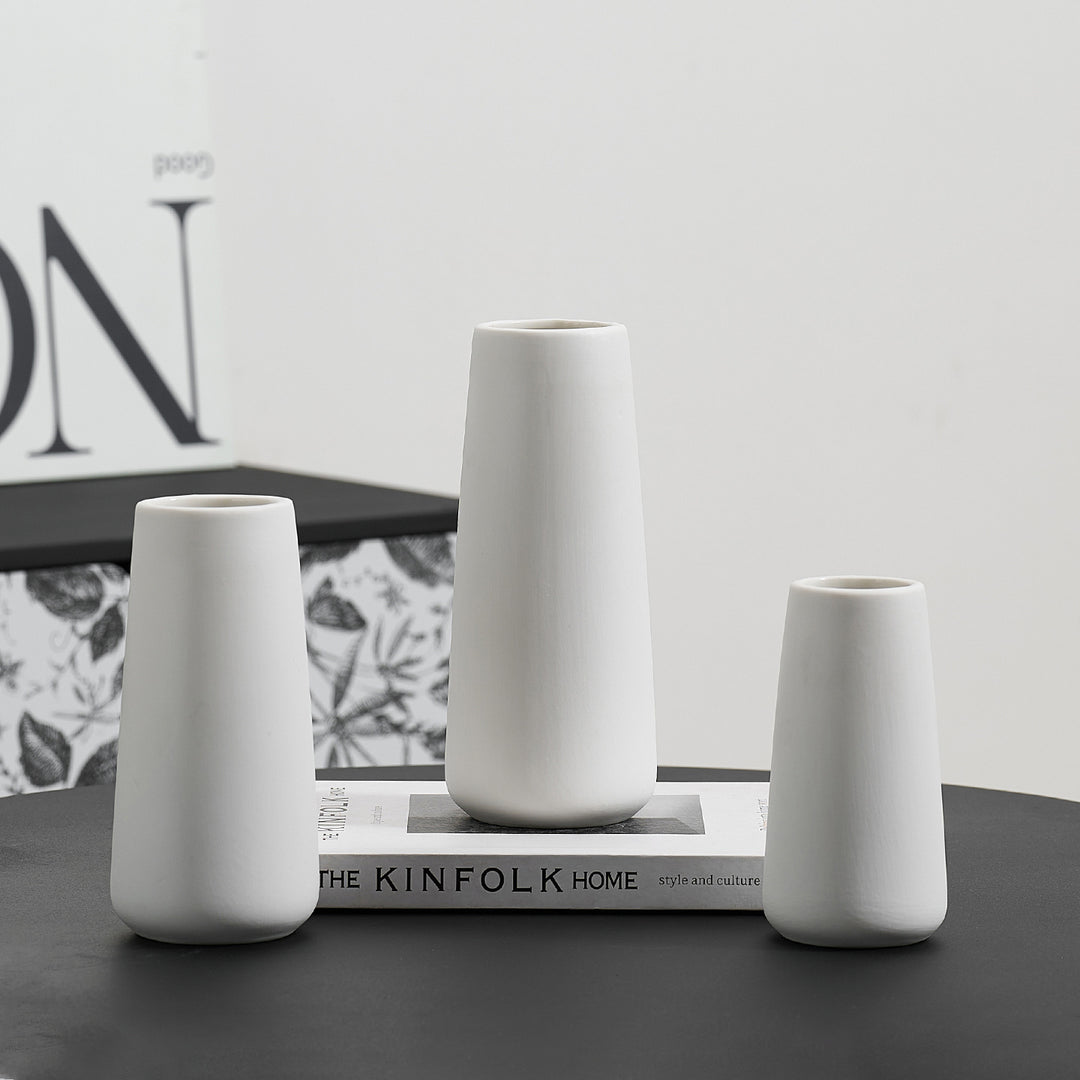 Decorative ceramic carafe