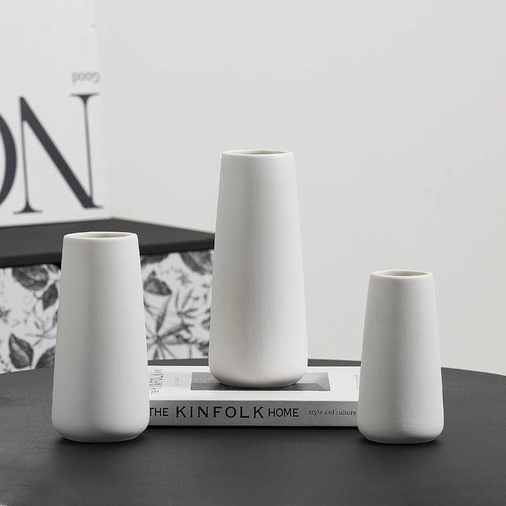 Decorative ceramic carafe
