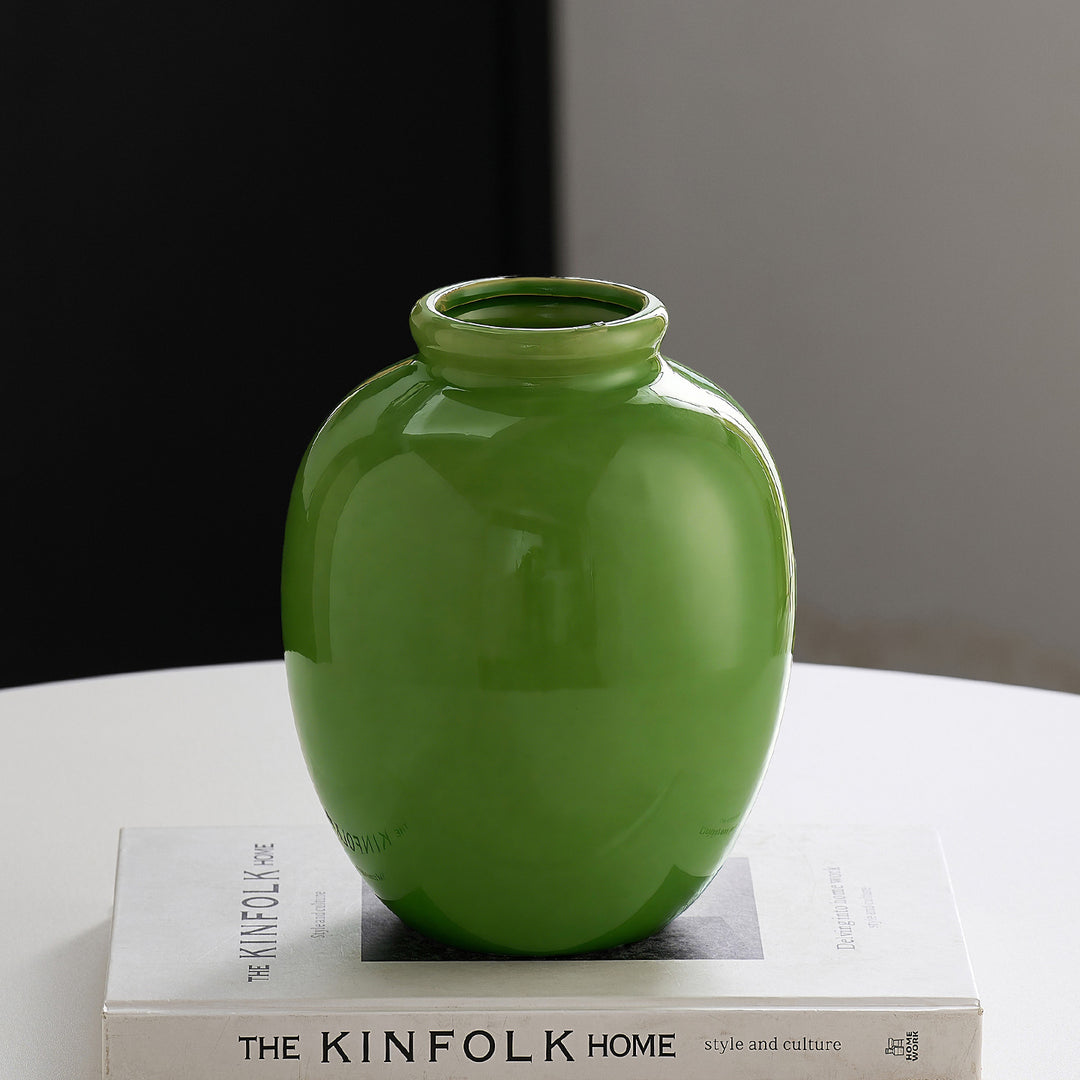 Elegant ceramic vase for stylish living spaces