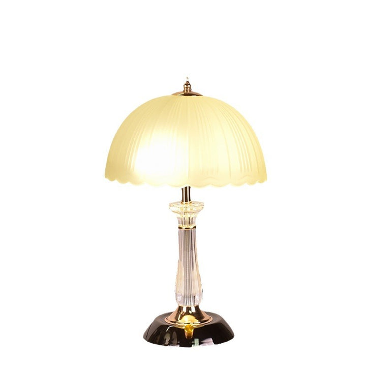 Vintage-inspired glass table lamp