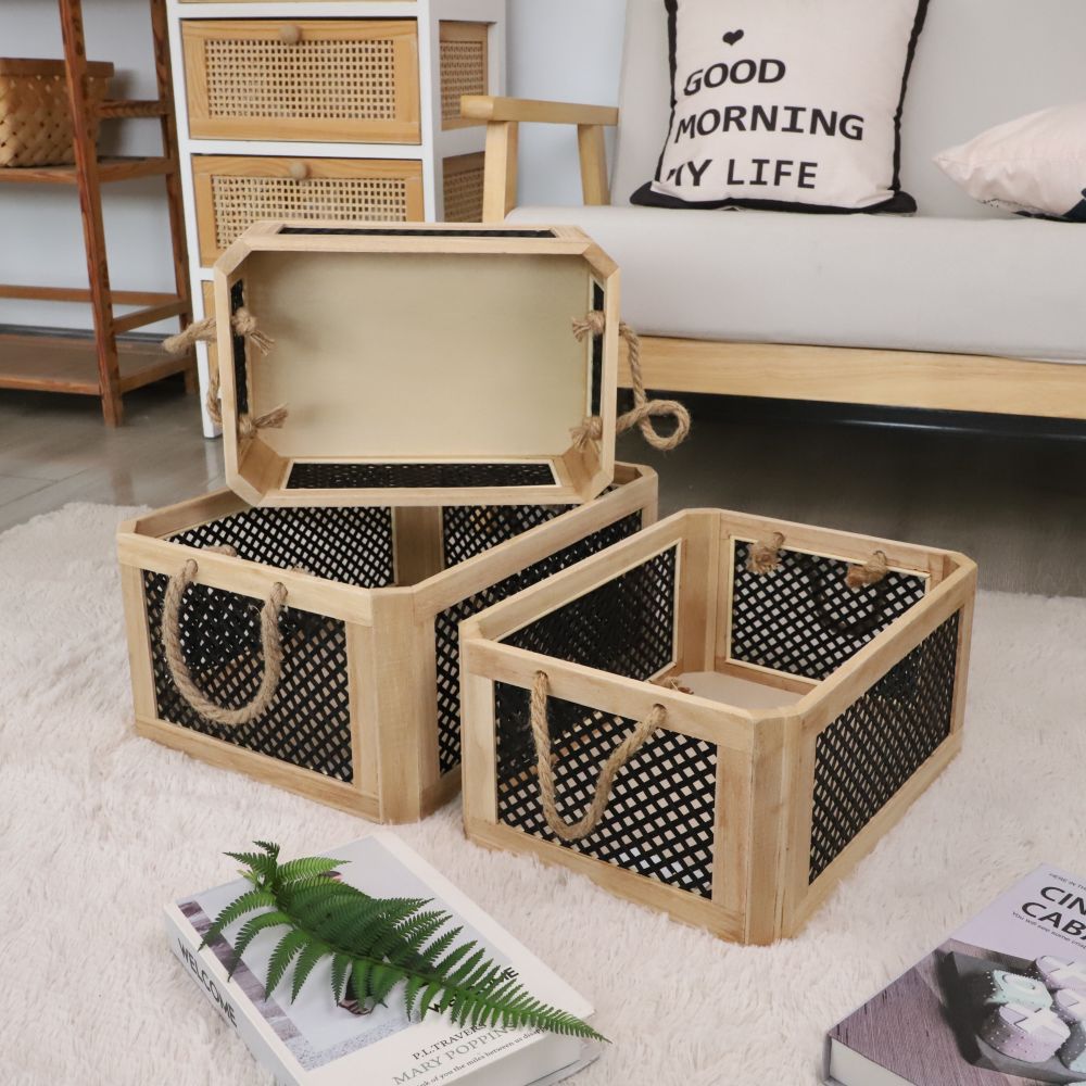 Open storage basket with natural fiber and raffia covering