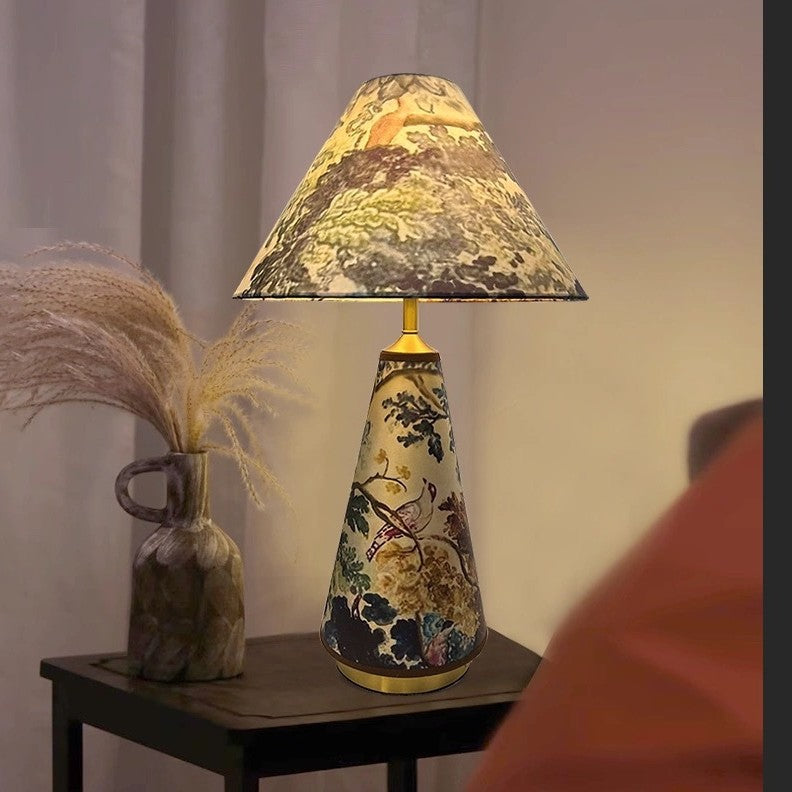 Artistic flower pattern table lamp