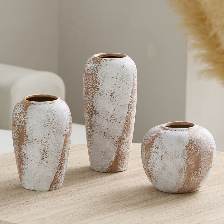 Elegant ceramic vase in Scandinavian style