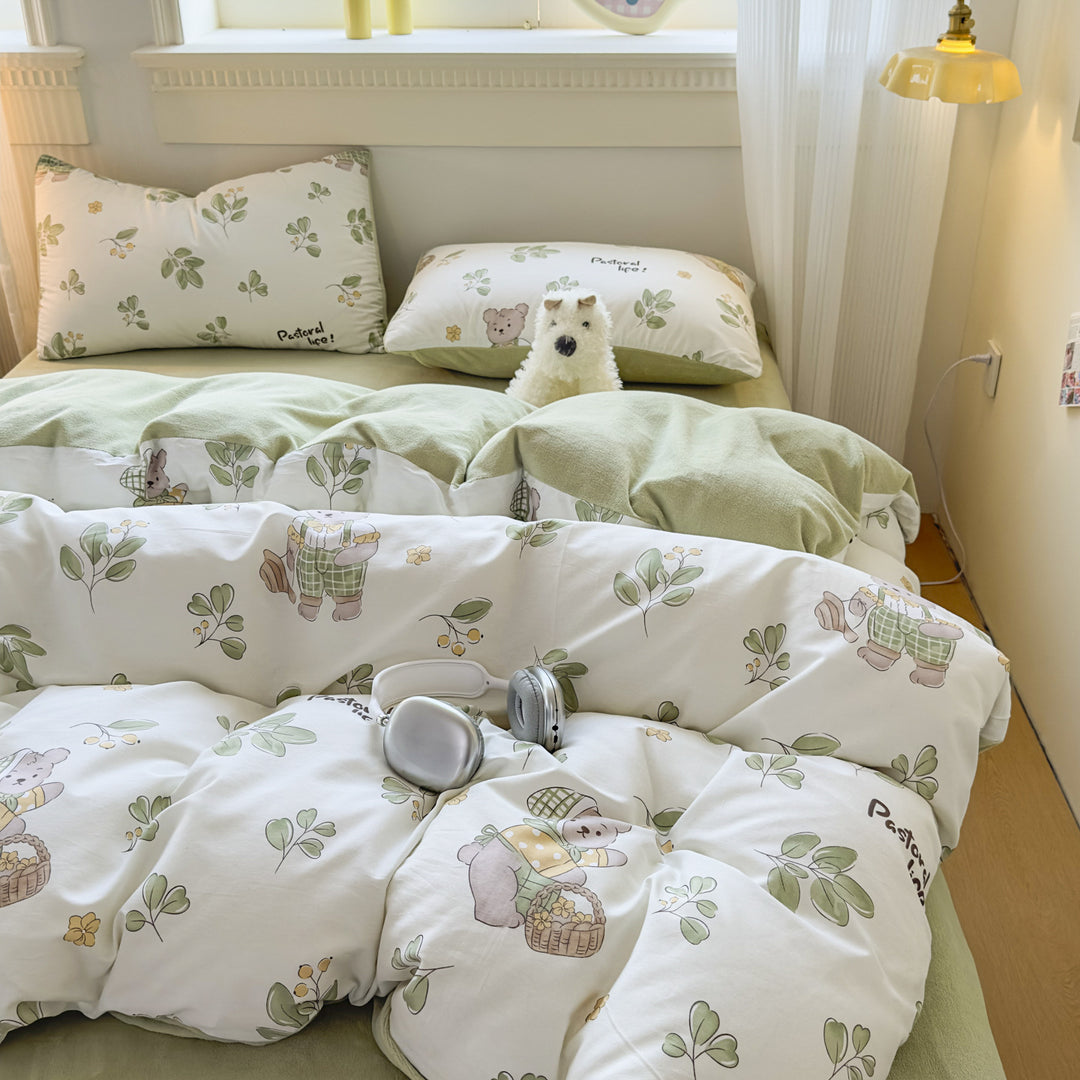 Fun Cartoon-Themed Quilt Set