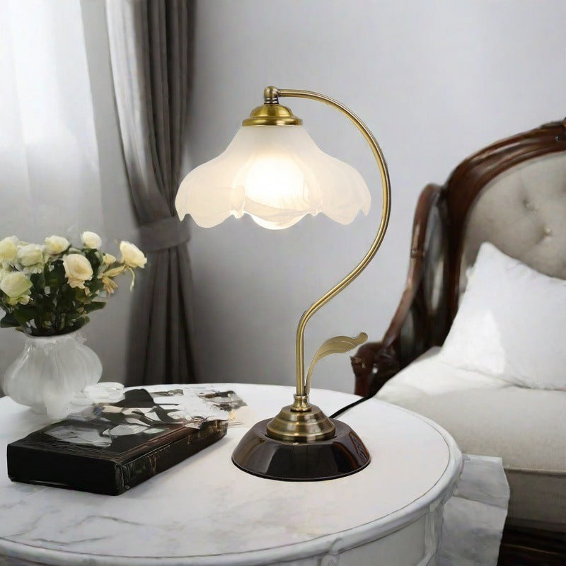 Decorative table lamp