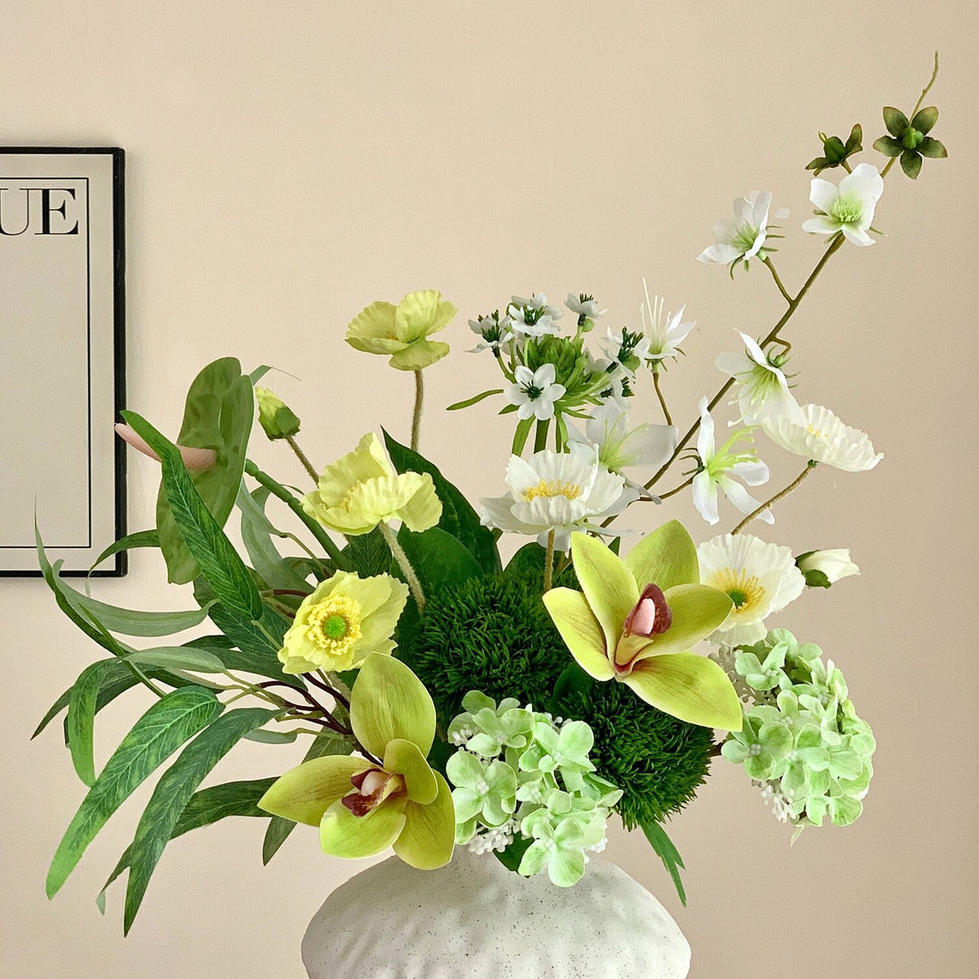 Elegant Floral Centerpiece Arrangement