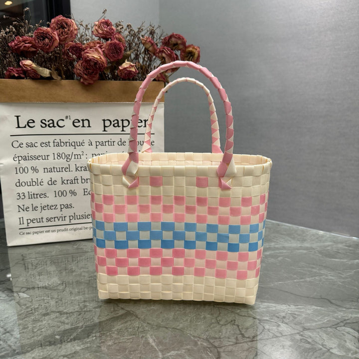 Charming and playful handbag