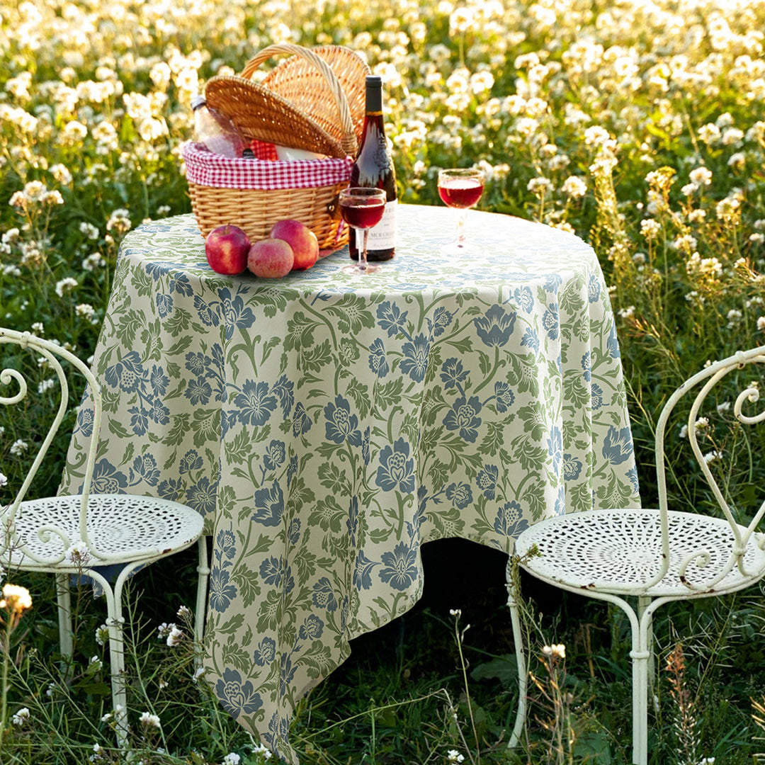 Rectangular tablecloth in country house style made of cotton blend fabric with floral all-over print