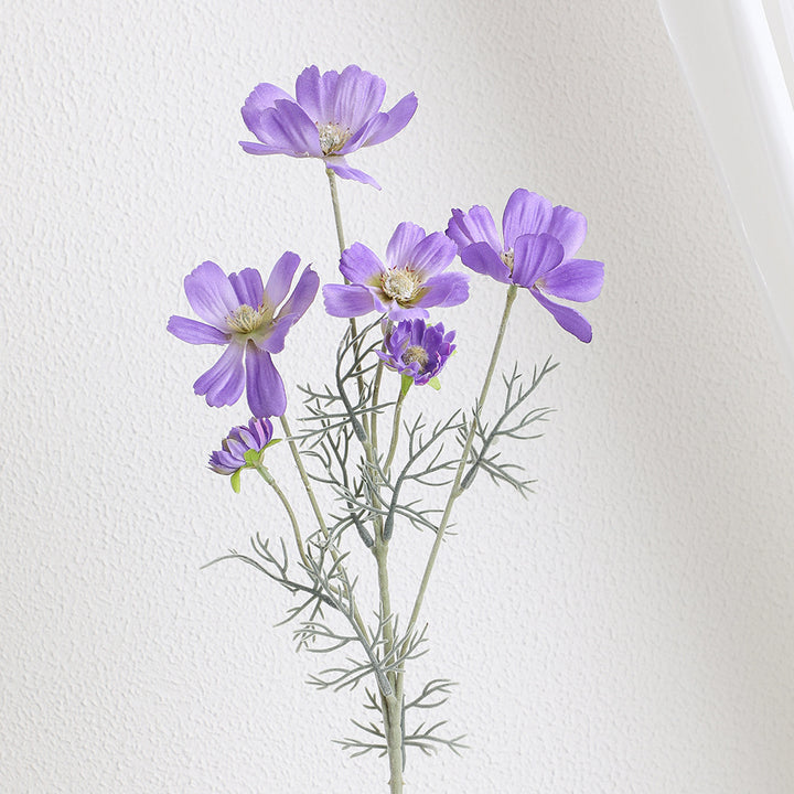 Artificial flower stem with realistic details