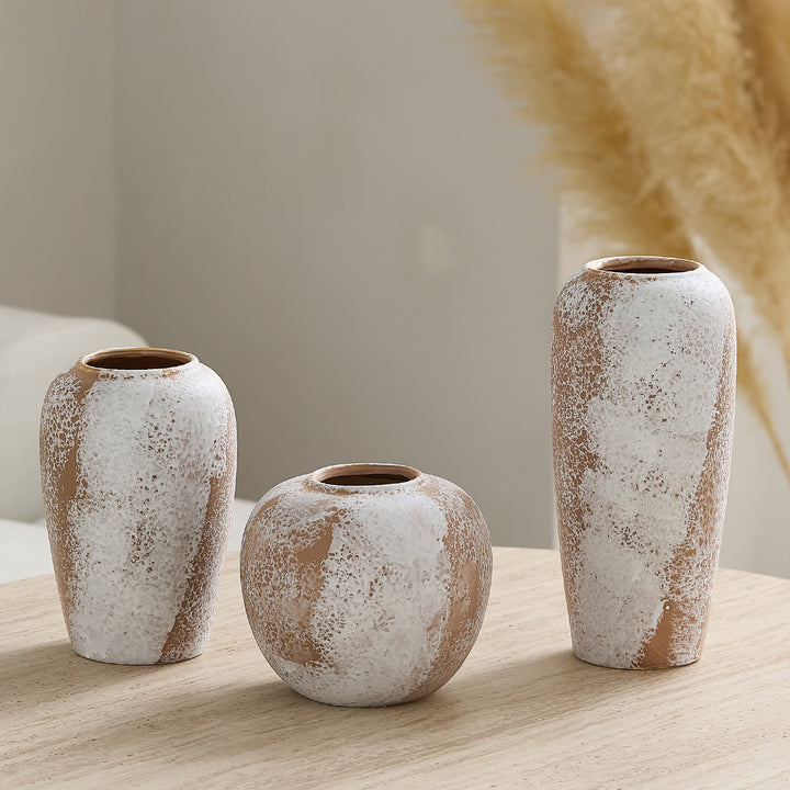 Elegant ceramic vase in Scandinavian style