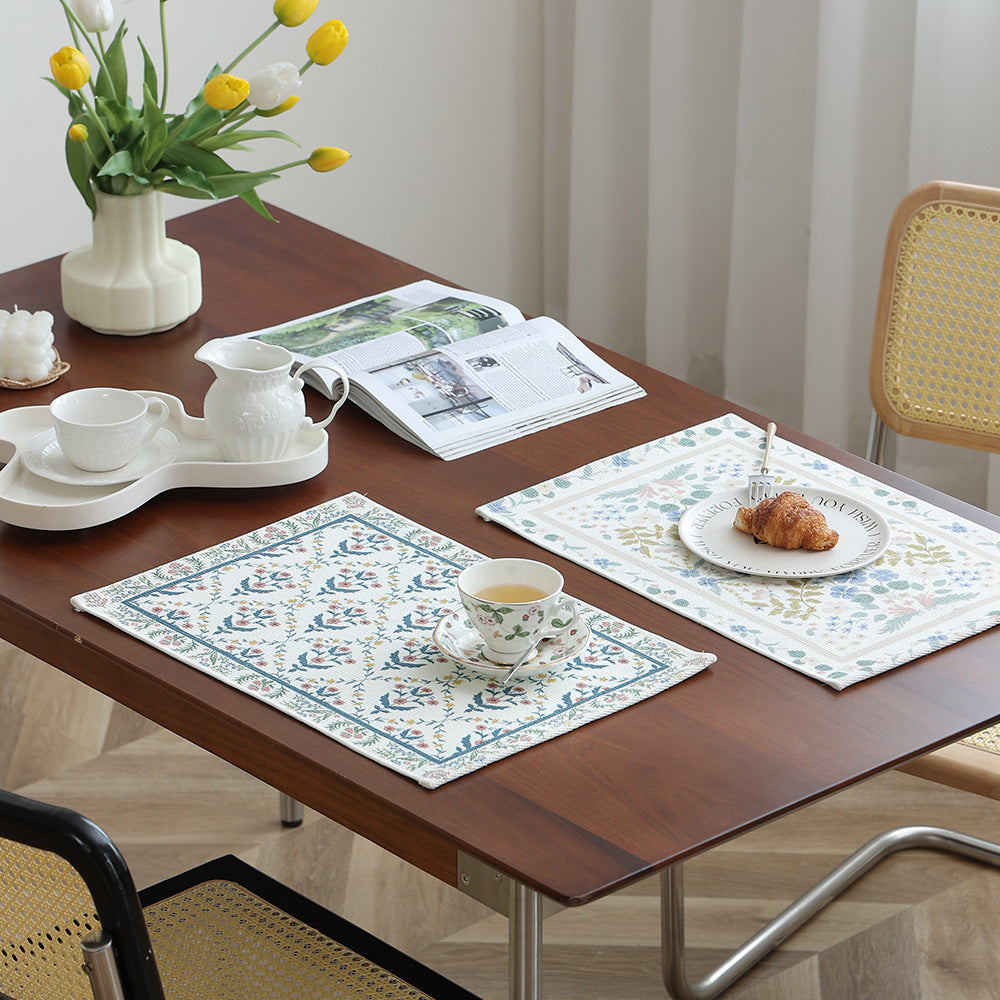 Floral woven bath mat with jacquard structure, absorbent cotton surface and non-slip underside