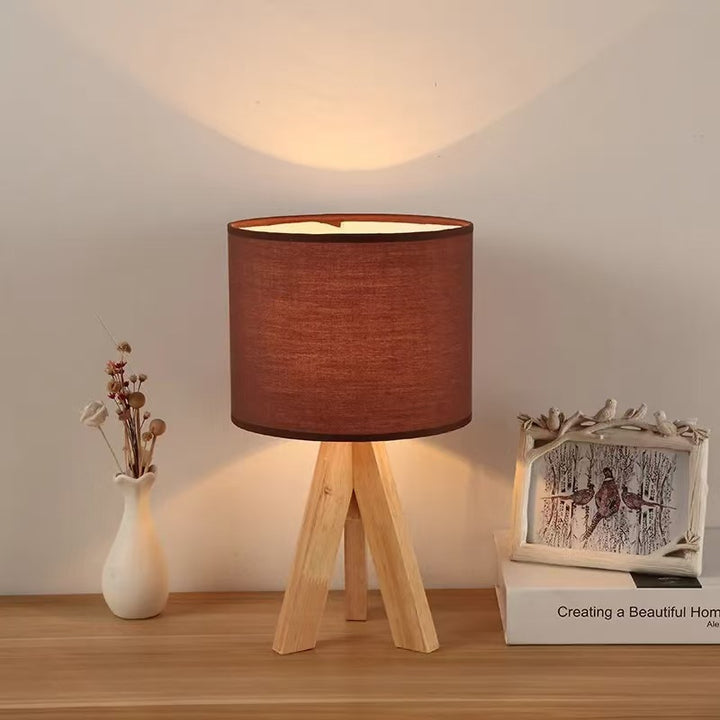 Contemporary tripod table lamp