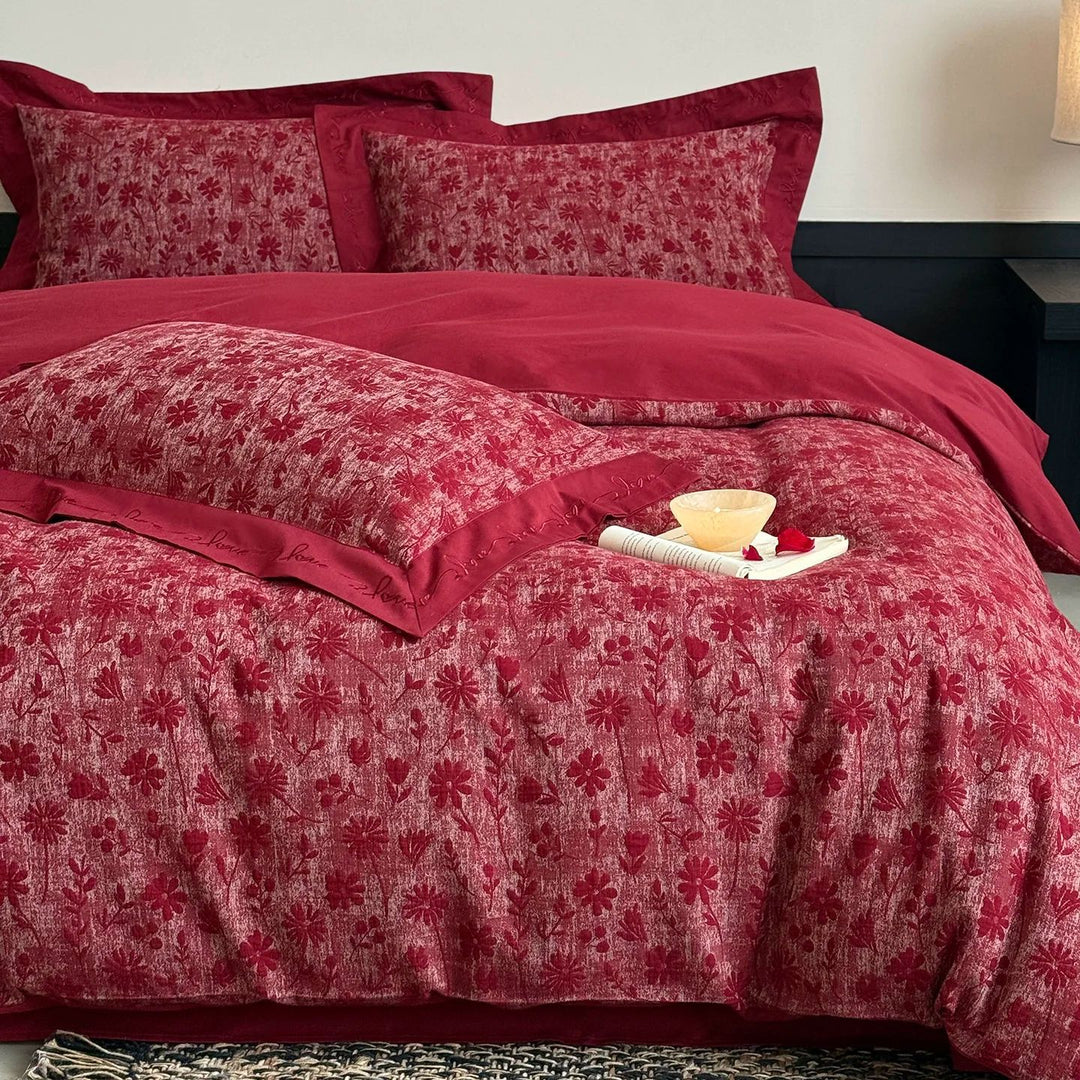Elegant Floral Pattern Bedding Set Avarnia