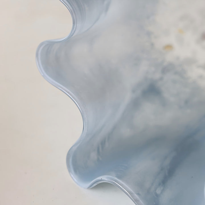 Elegant Glass Vase with Wavy Edge