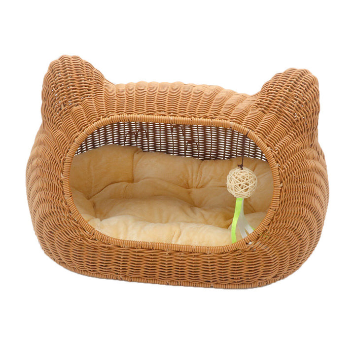Cozy cat basket with ear design