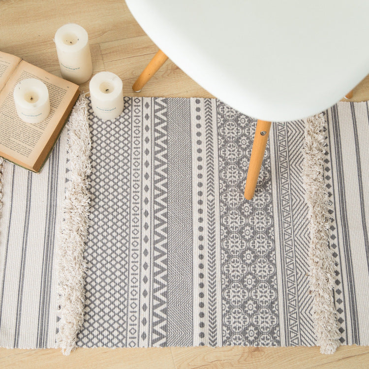 Beef-structured bath mat made of cotton blend with raised stripe relief