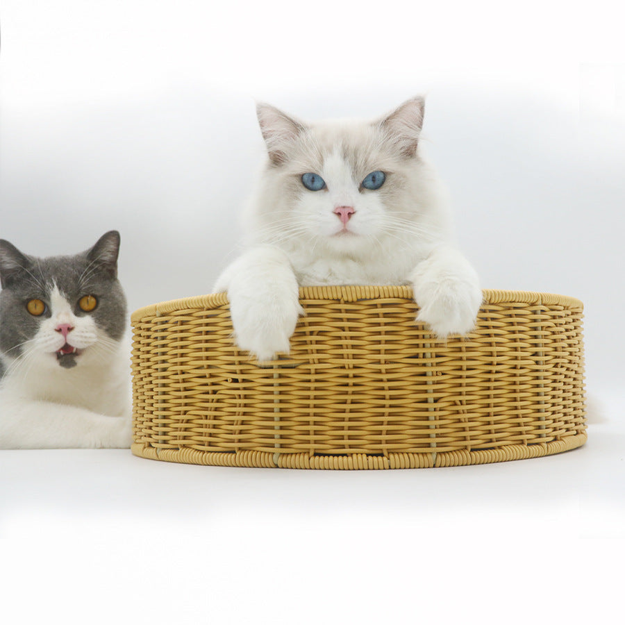 Cozy cat basket made of woven material