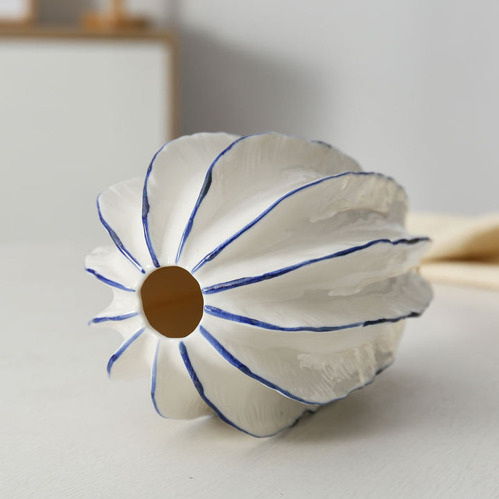Decorative ceramic bowl in flower design