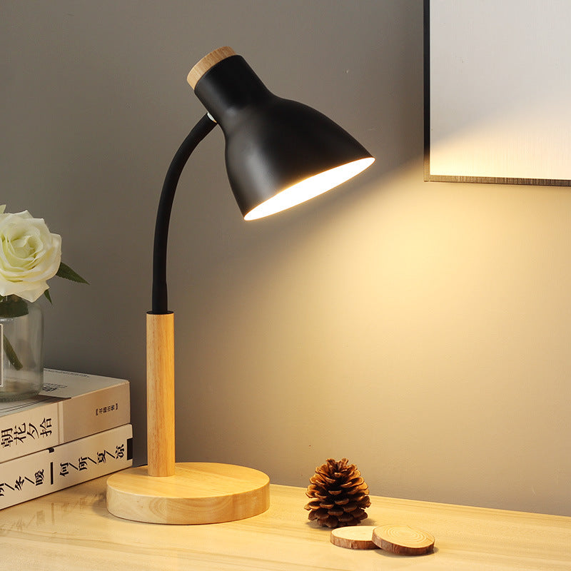 Adjustable desk lamp