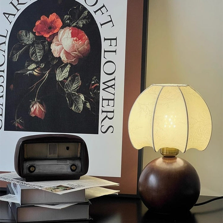 Decorative table lamp