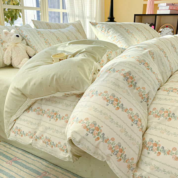 Decorative Floral Patterned Bedding Set Avarnia