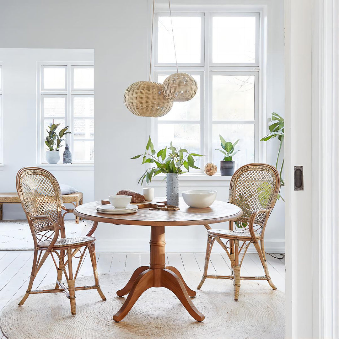 Stylish pendant lamp made from handwoven natural material