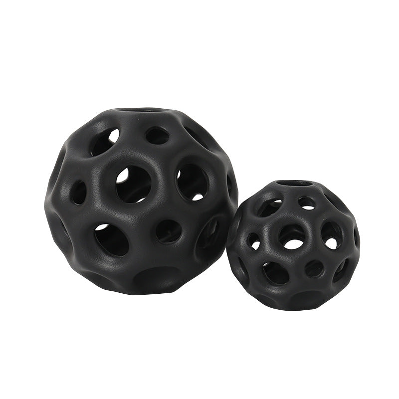 Decorative ceramic balls