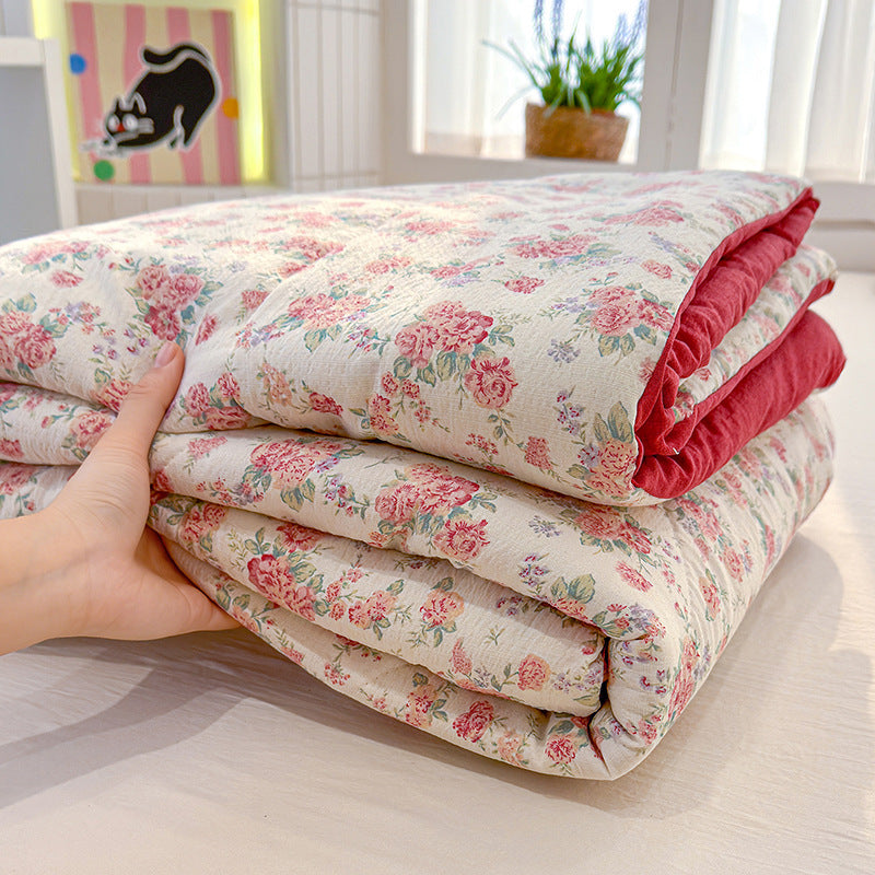Decorative Floral Patterned All-Season Quilt Avarnia