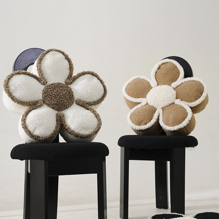 Flower-shaped short-pile bath mat made of soft tufting with non-slip backing