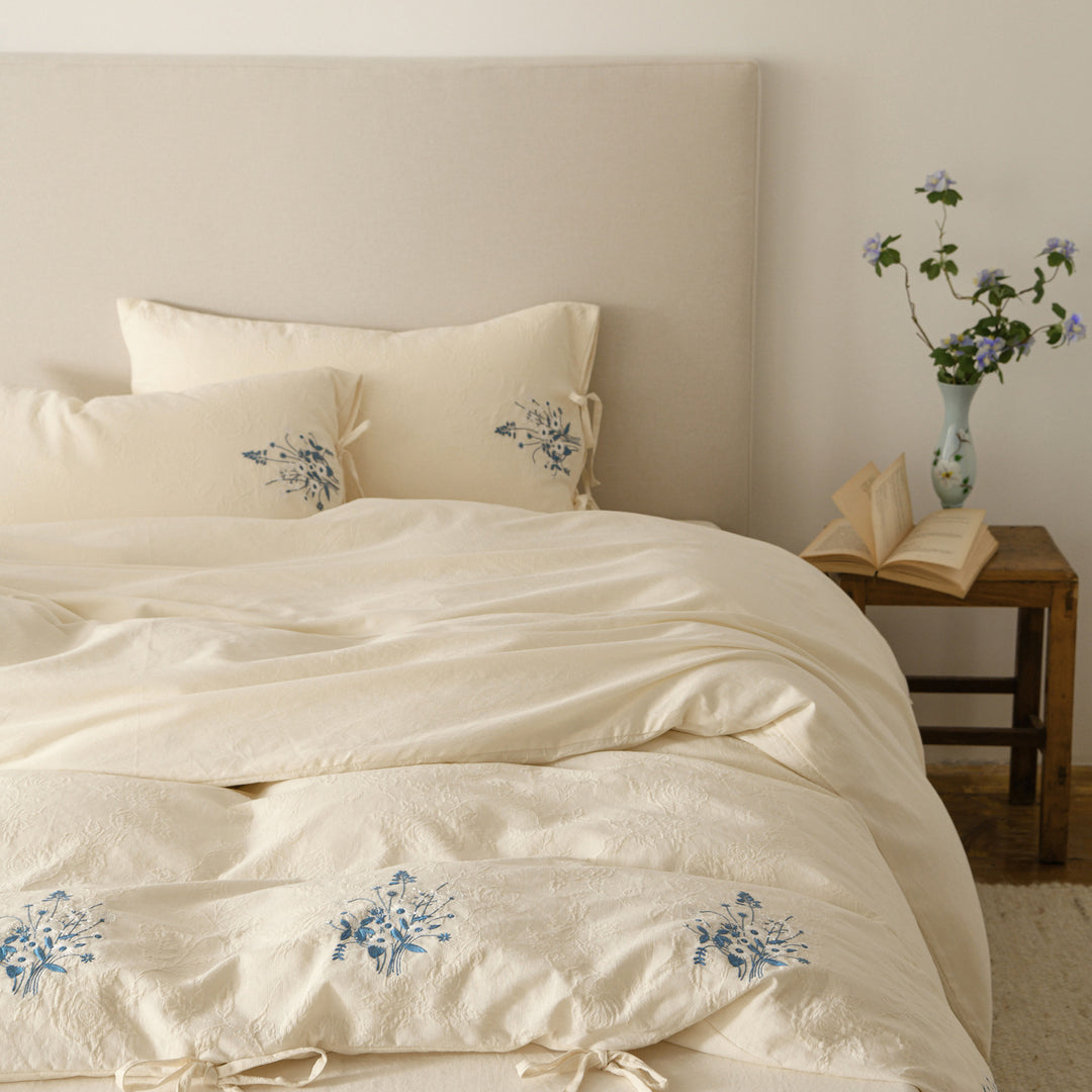 Decorative Decorative Bedding Set Avarnia