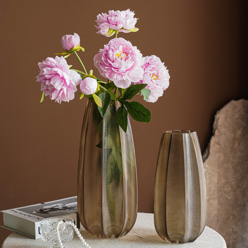 Decorative glass vase with ribbed structure