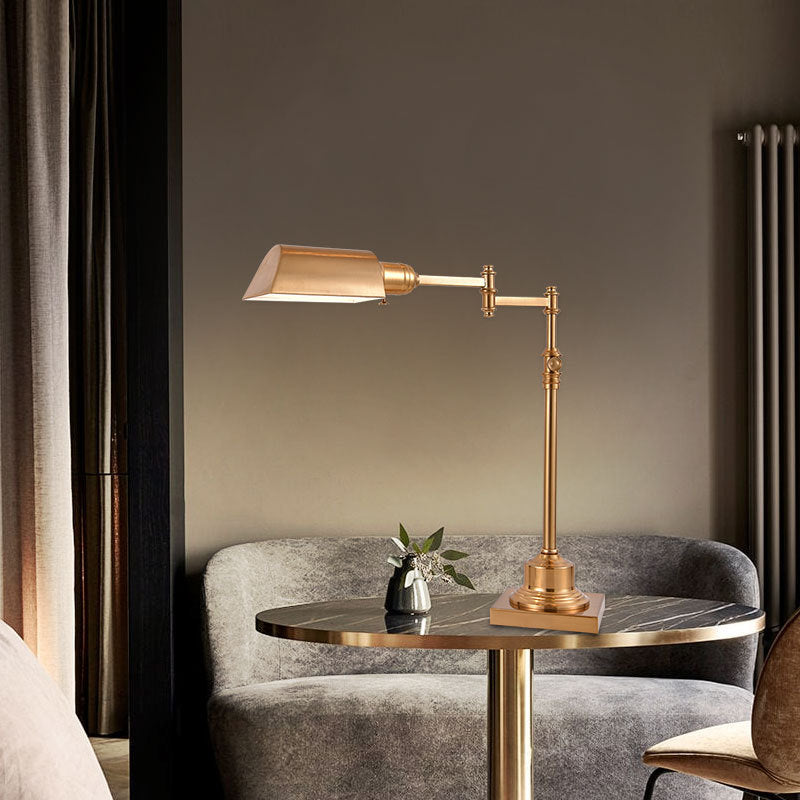 Desk lamp
