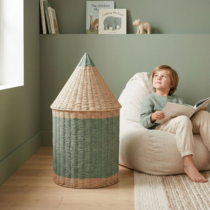 Storage basket with lid