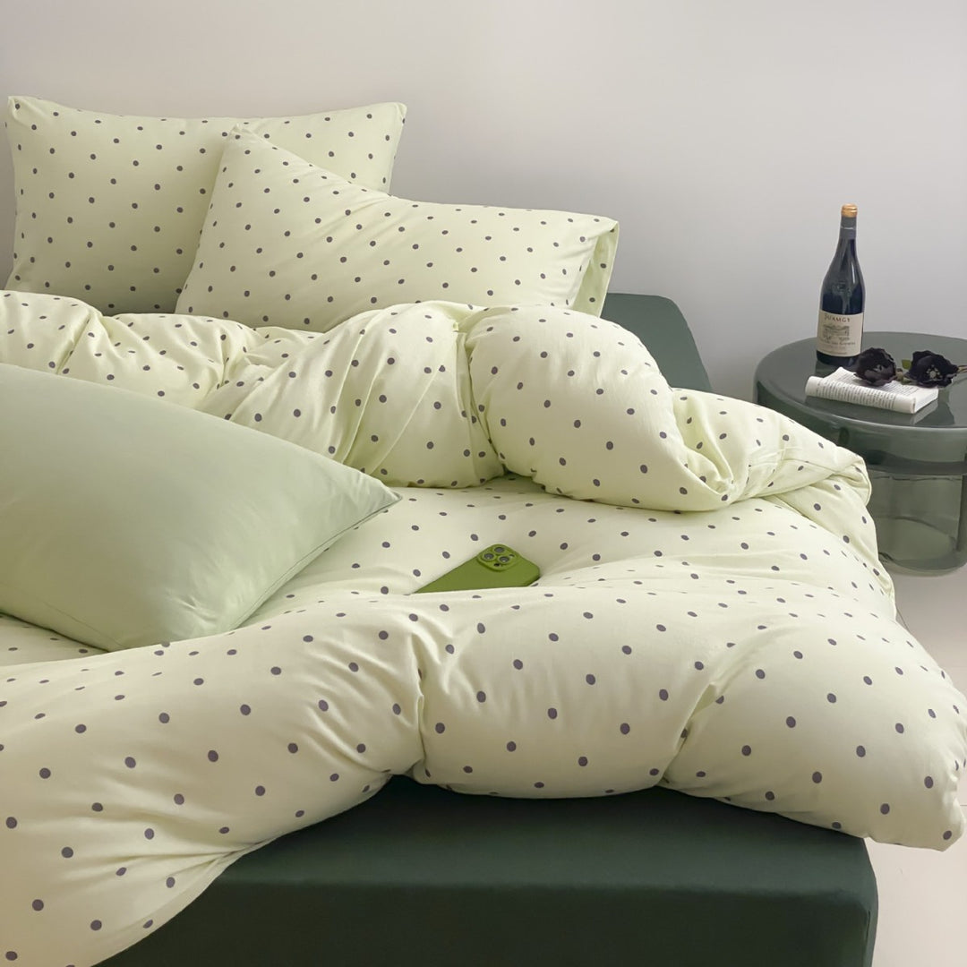 Decorative Polka Dot Comforter Set Avarnia