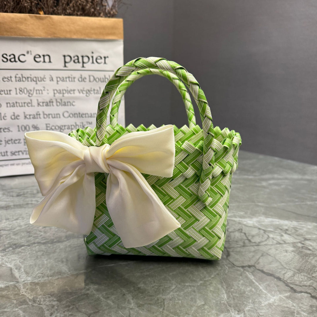 Handcrafted basket bag in stylish design