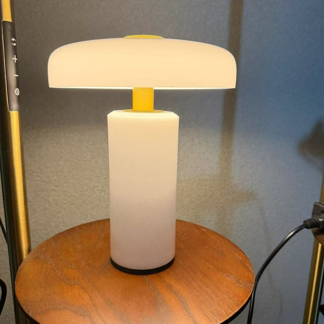 Decorative table lamp