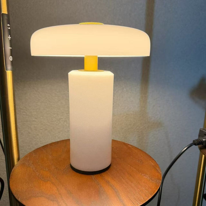 Decorative table lamp