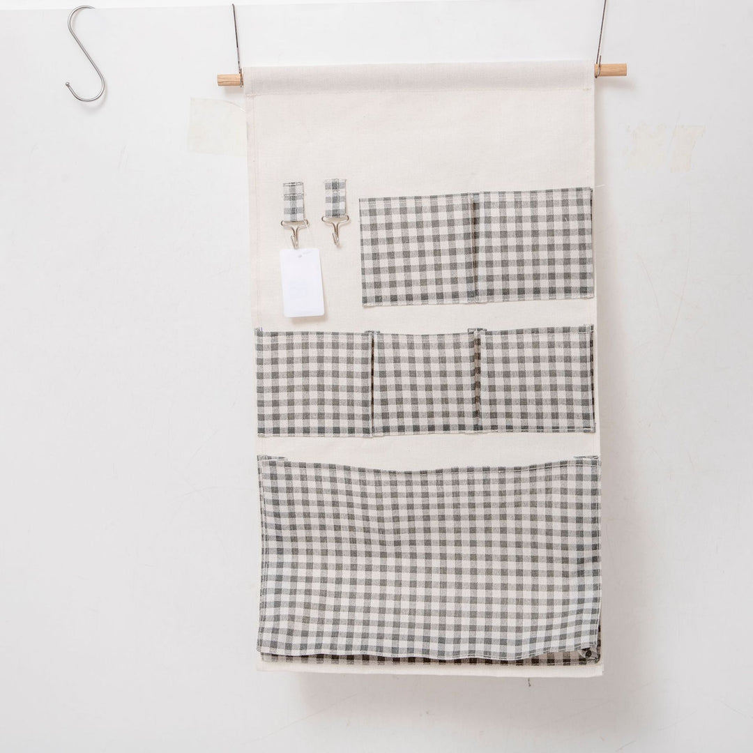 Wall-mounted storage bag