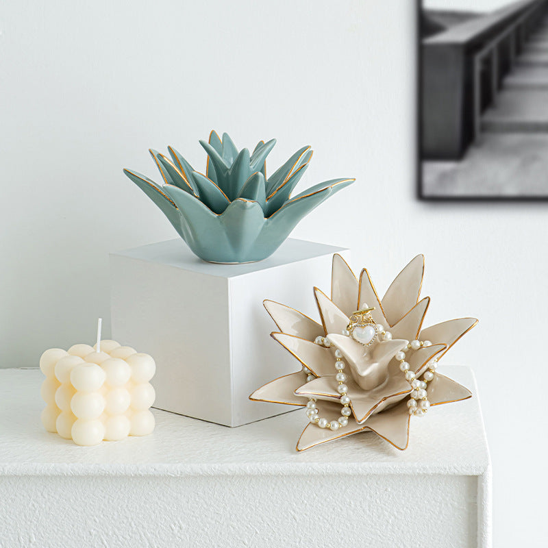 Decorative ceramic bowl