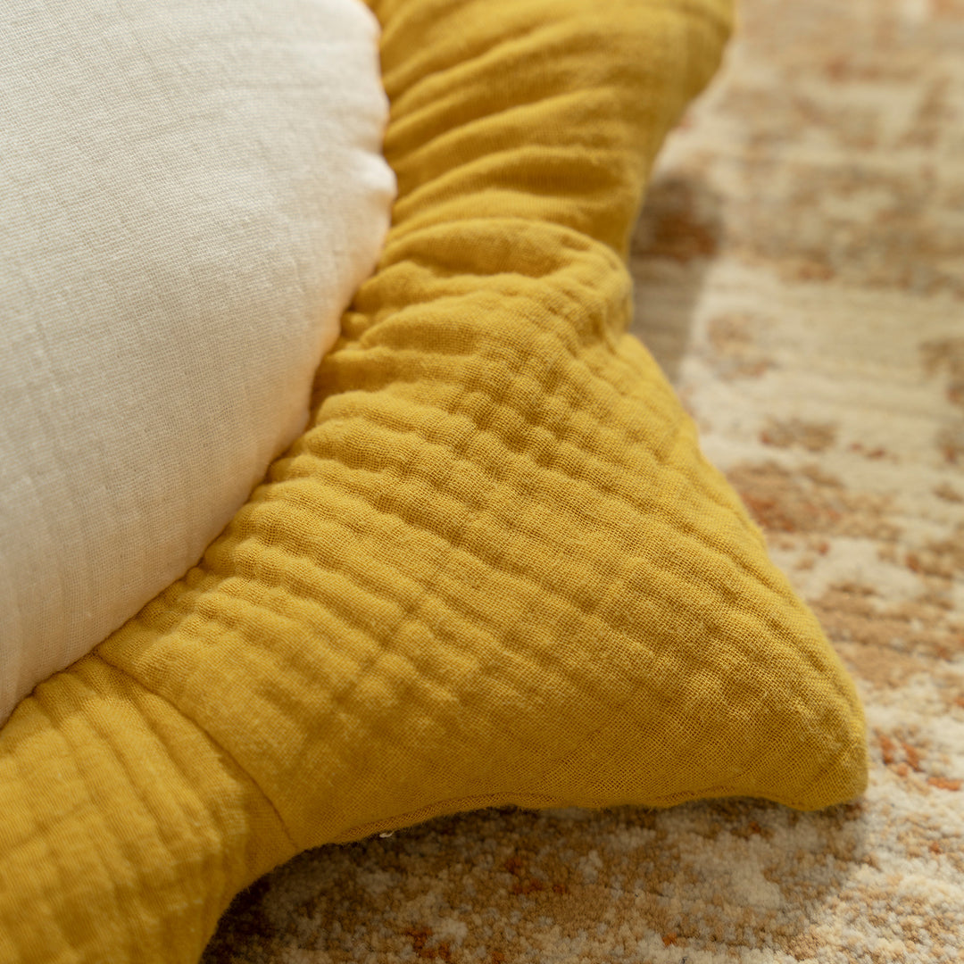Kuschelstern decorative pillow for children with embroidered face and plush feet
