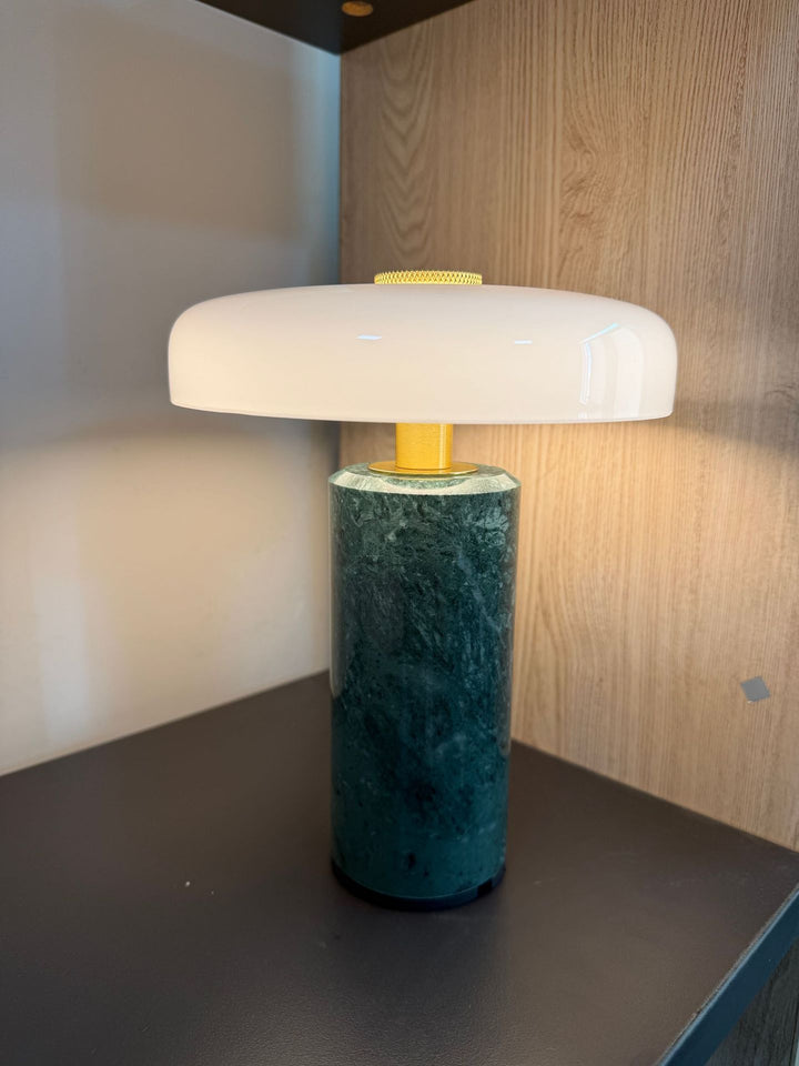 Decorative table lamp