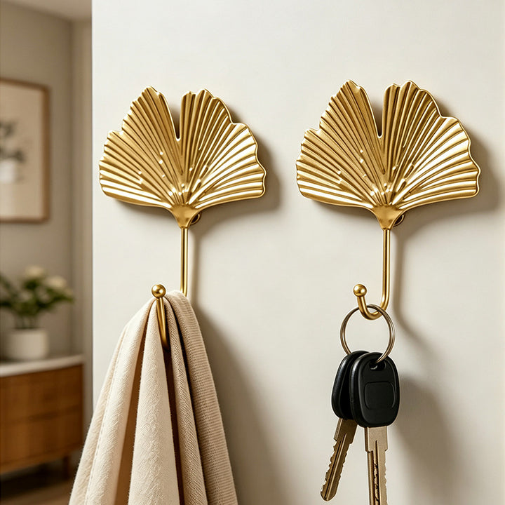 Leaf-shaped wall hooks