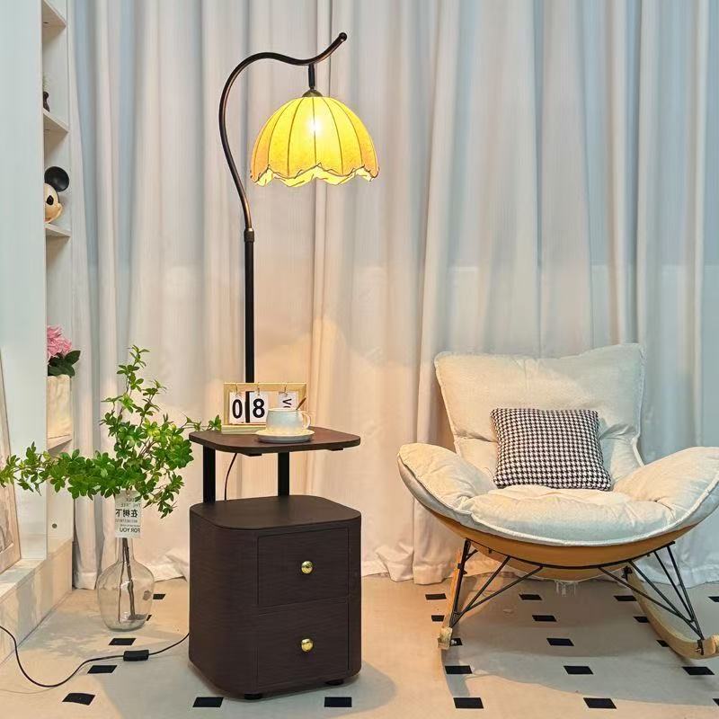 Decorative table lamp